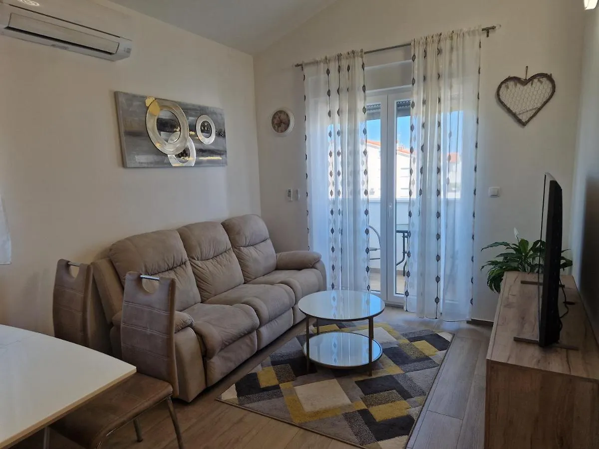 Apartman Sunrise Pula 0*,  Kroatien